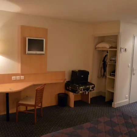 Hotel Le Bourbon Pau Centre-3